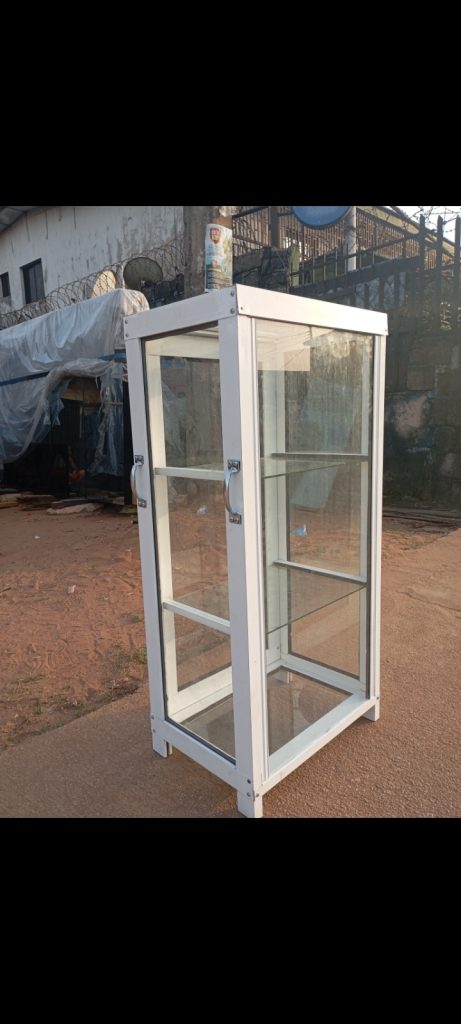 Solid Showglass