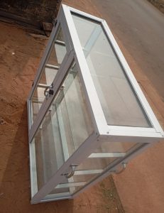 Aluminum showglass