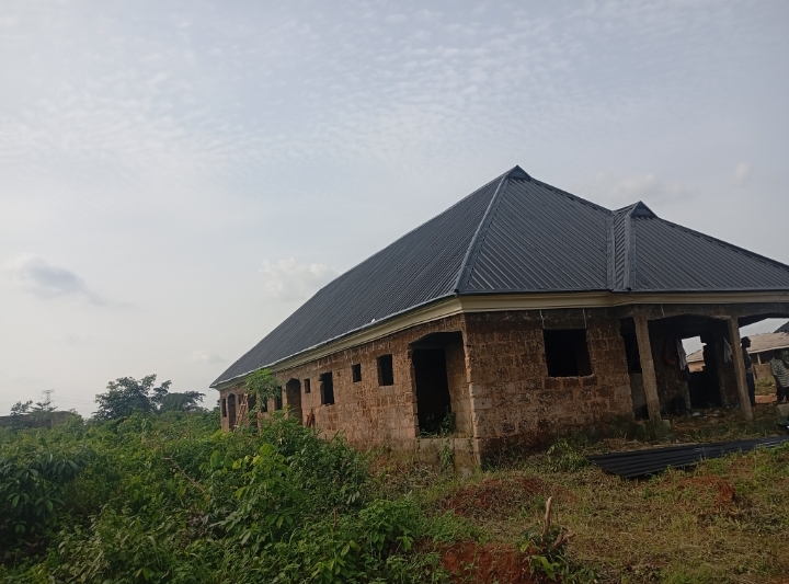 Best roofing sheets for houses in nigeria and prices
6 types of roofing sheets in Nigeria
Types of roofing sheets and their prices in Nigeria
0.55 aluminum Roofing sheet Price in Nigeria
Price of a bundle of zinc Roofing Sheet in Nigeria

