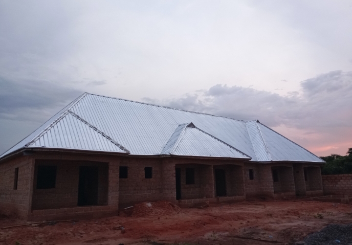 Best roofing sheets for houses in nigeria and prices
6 types of roofing sheets in Nigeria
Types of roofing sheets and their prices in Nigeria
0.55 aluminum Roofing sheet Price in Nigeria
Price of a bundle of zinc Roofing Sheet in Nigeria